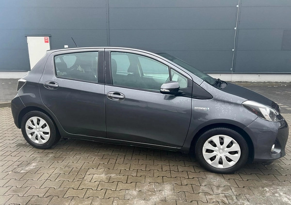 Toyota Yaris cena 33900 przebieg: 208000, rok produkcji 2014 z Piła małe 301